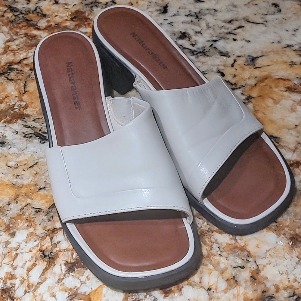 Naturalizer Off White Leather Slide Sandals Size 8 M